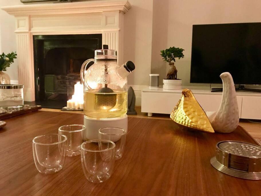 Appartement Stunning 2 Bed/2Bath Flat In Heart Of Kensington à Londres Extérieur photo