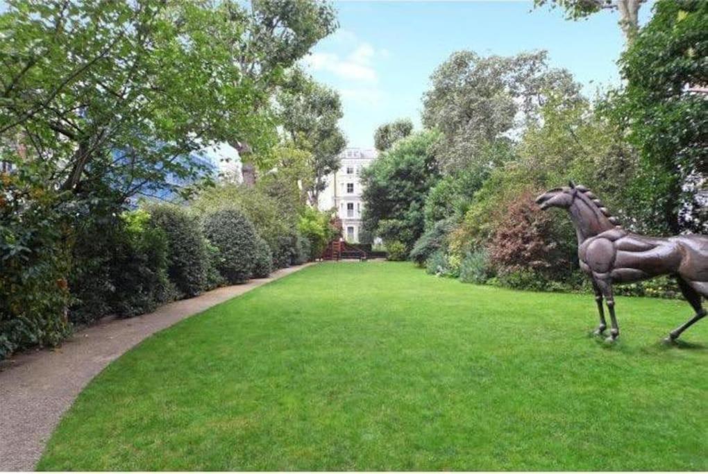 Appartement Stunning 2 Bed/2Bath Flat In Heart Of Kensington à Londres Extérieur photo