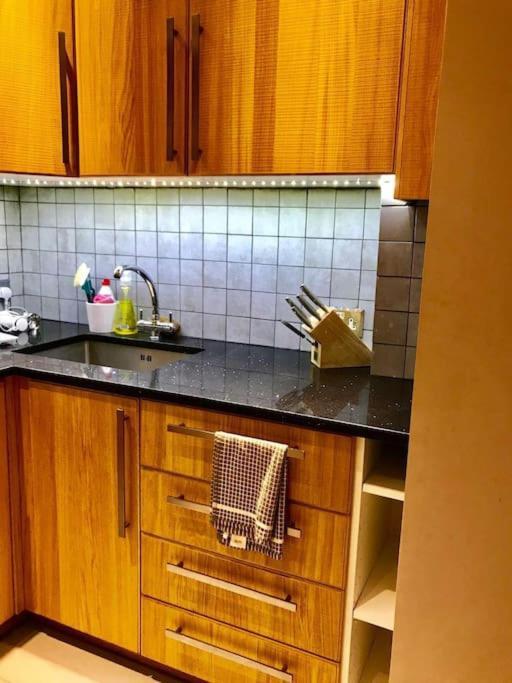 Appartement Stunning 2 Bed/2Bath Flat In Heart Of Kensington à Londres Extérieur photo