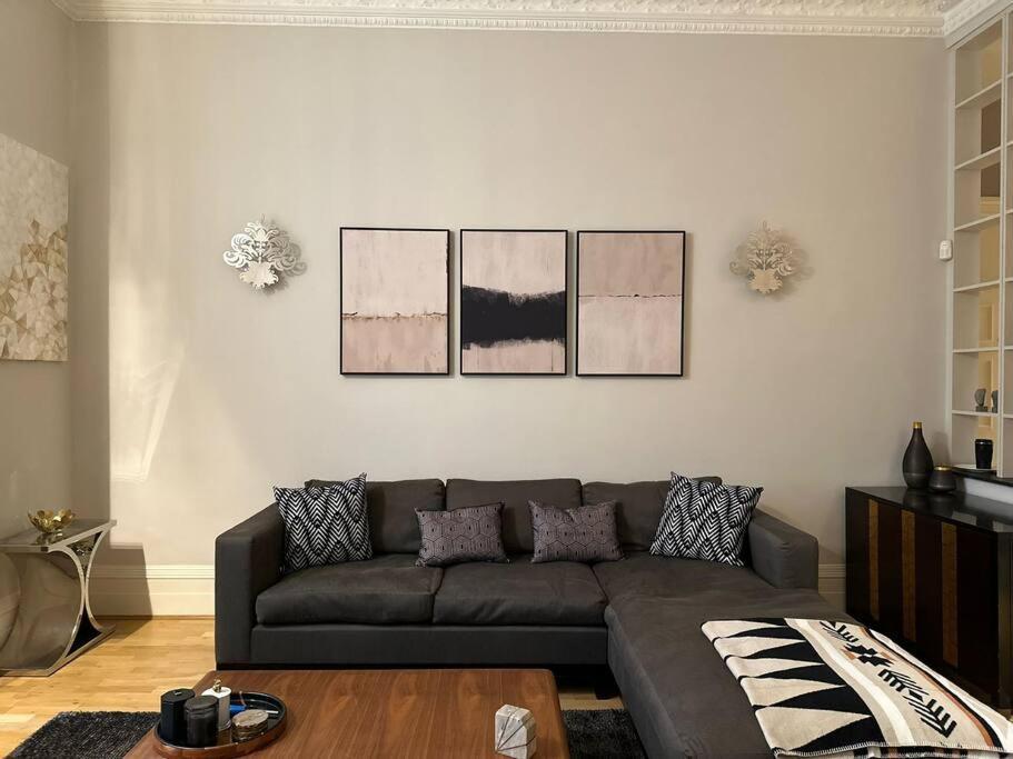 Appartement Stunning 2 Bed/2Bath Flat In Heart Of Kensington à Londres Extérieur photo