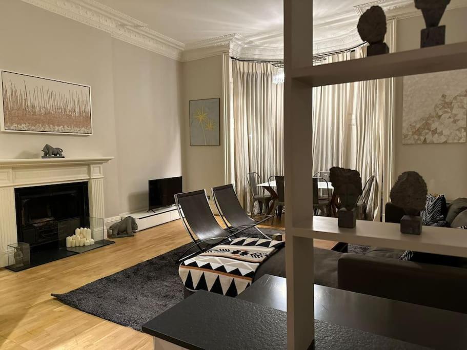 Appartement Stunning 2 Bed/2Bath Flat In Heart Of Kensington à Londres Extérieur photo